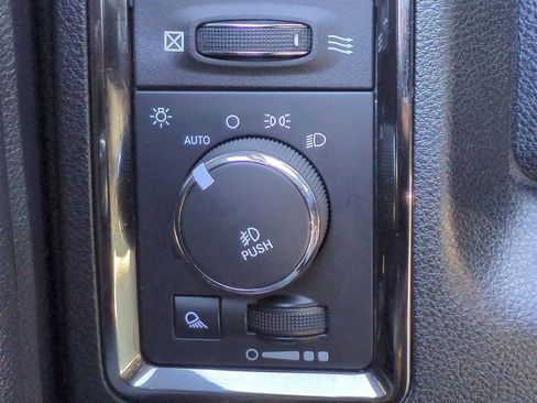 Used 2014 RAM 1500 Sport w/ Remote Start & Security Group image 17