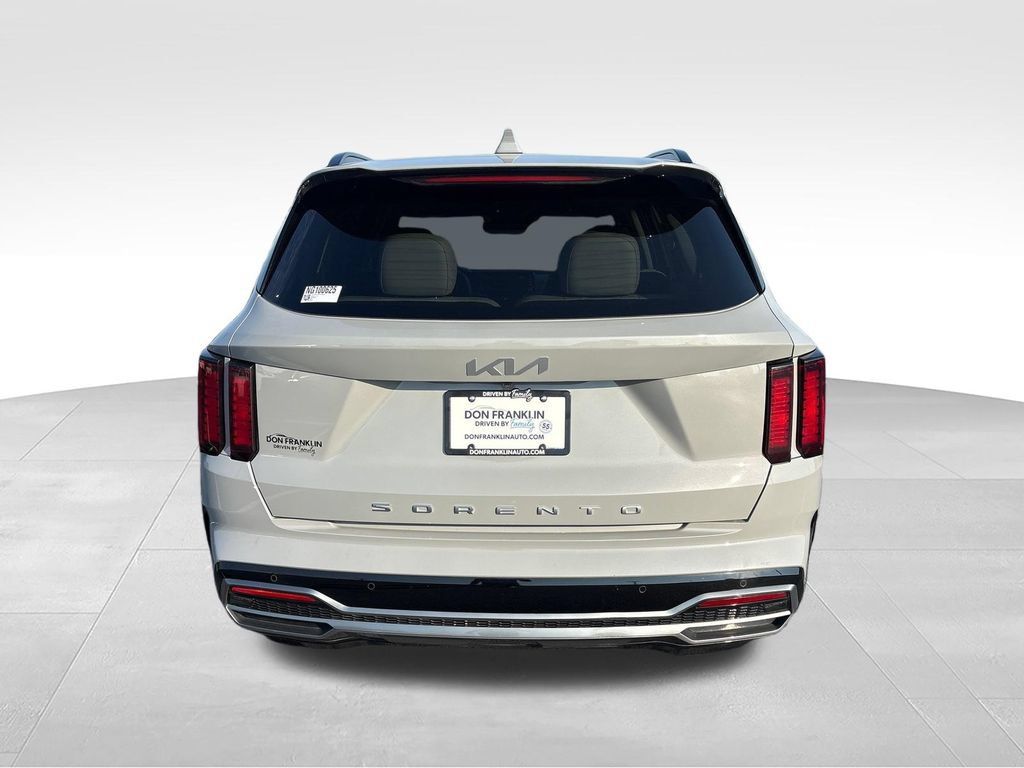 Used 2022 Kia Sorento EX w/ Panoramic Sunroof Package FWD image 5