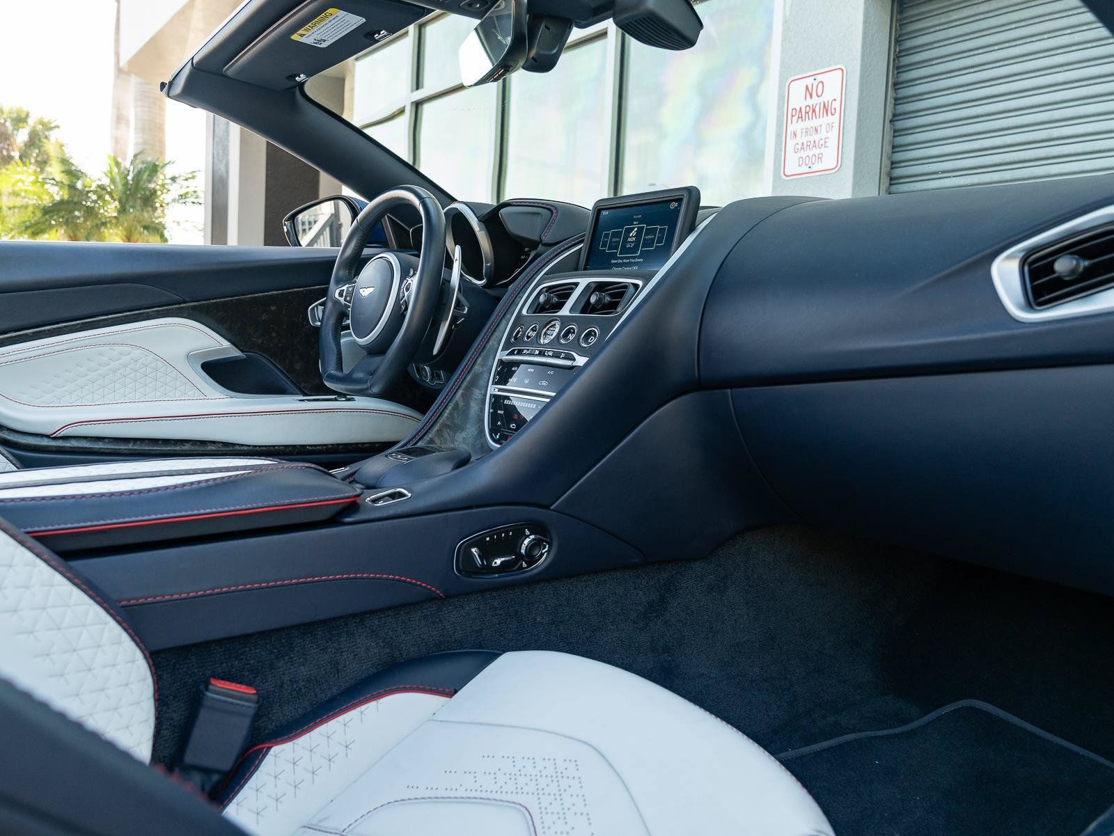 Used 2022 Aston Martin DBS Superleggera Volante RWD image 2