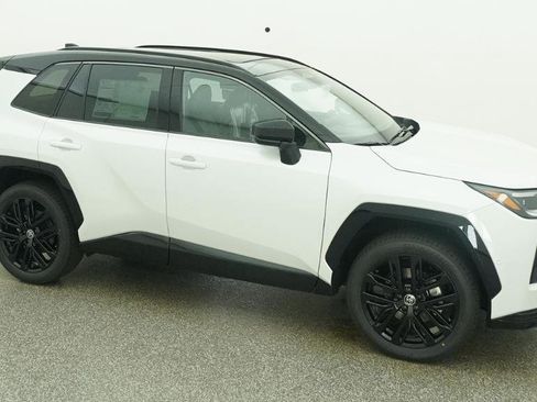 New 2026 Toyota RAV4 XSE w/ Panoramic Sun Roof Package AWD/4WD image 9