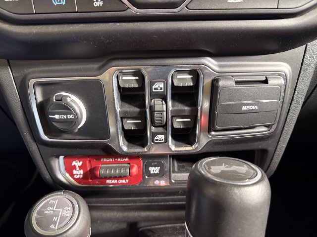 Used 2023 Jeep Wrangler Unlimited Rubicon 4xe w/ Cold Weather Group AWD/4WD image 35