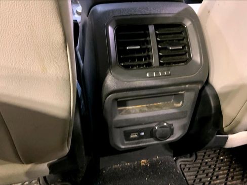 Used 2020 Volkswagen Tiguan SEL image 33