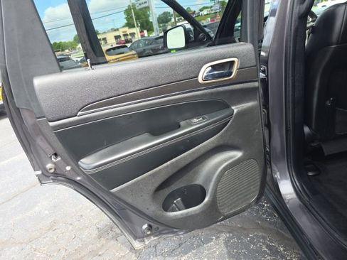 Used 2016 Jeep Grand Cherokee Limited AWD/4WD image 29