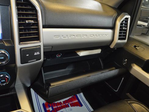 Used 2020 Ford F250 Lariat w/ Lariat Value Package image 21