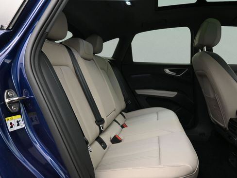 Used 2024 Audi Q4 e-tron Premium Plus w/ Premium Plus image 35