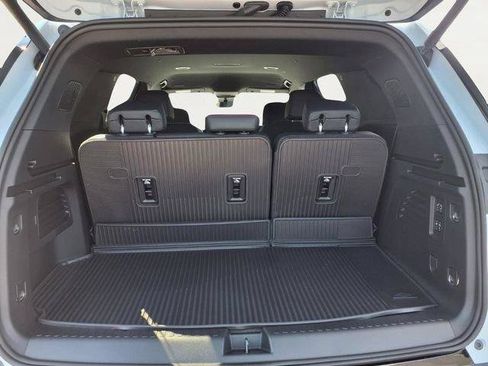 New 2026 Chevrolet Traverse RS w/ LPO, Floor Liner Package AWD/4WD image 6