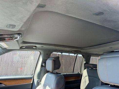 Used 2022 Jeep Grand Wagoneer Series II image 21