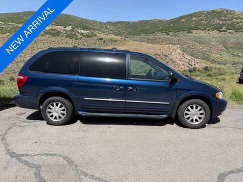 Used 2002 Chrysler Town & Country LXi AWD/4WD image 3