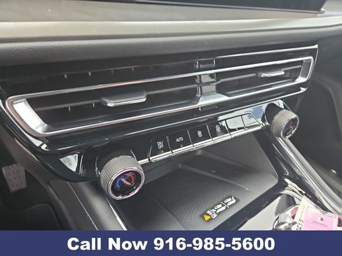 New 2026 Chevrolet Traverse LT image 15