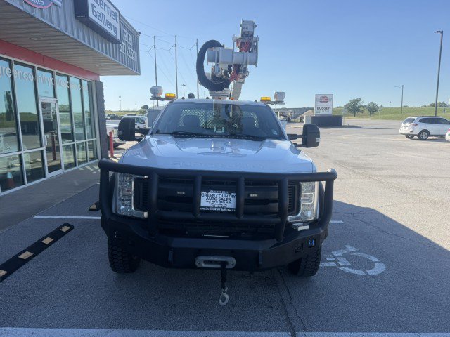 Used 2019 Ford F550 4x4 Regular Cab Super Duty image 11