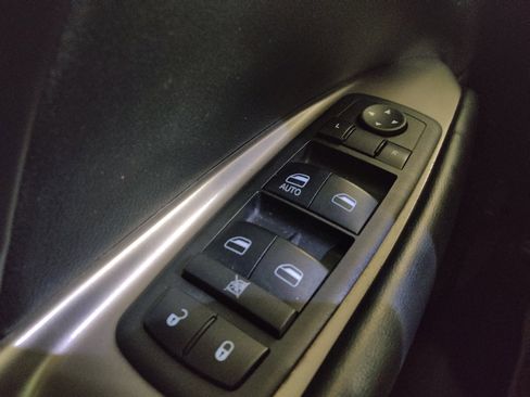 Used 2018 Dodge Journey Crossroad FWD image 27