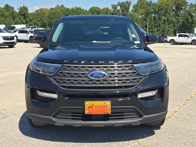 Used 2024 Ford Explorer XLT w/ Equipment Group 202A RWD image 8