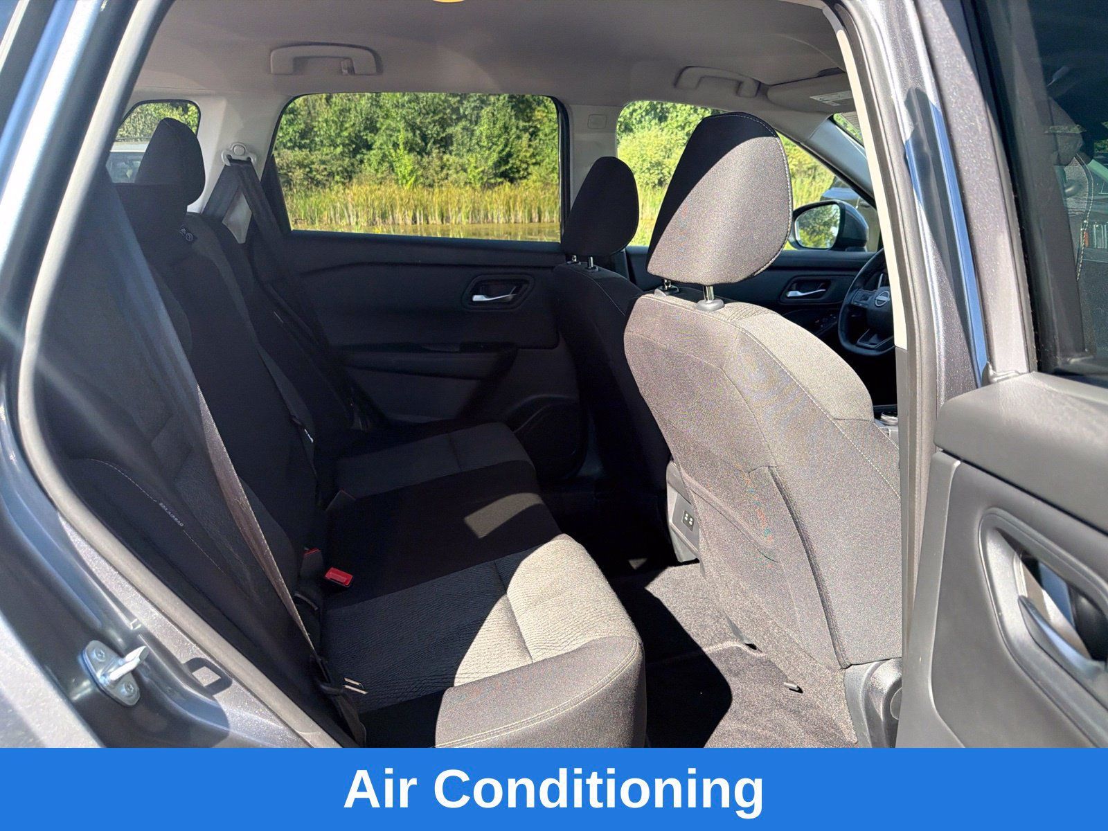 Used 2025 Nissan Rogue SV AWD/4WD image 21
