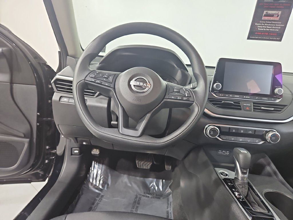 Certified 2025 Nissan Altima 2.5 S FWD image 15
