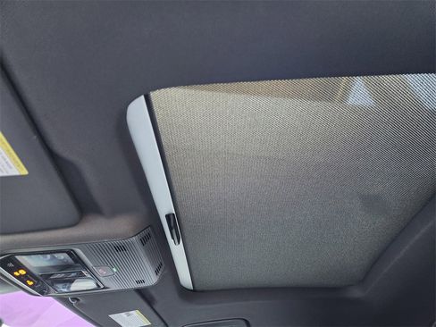 Used 2022 Volkswagen GTI SE image 24