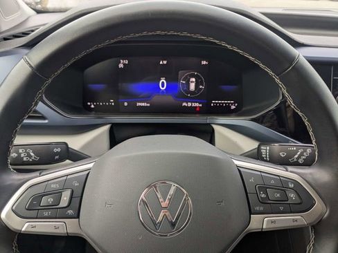 Used 2024 Volkswagen Taos SE FWD image 28