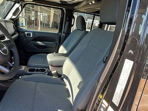 Certified 2025 Jeep Wrangler Sport S image 17