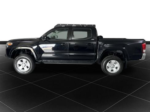 Used 2017 Toyota Tacoma SR5 w/ Tow Package AWD/4WD image 2