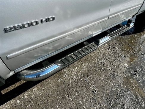 Used 2017 GMC Sierra 2500 SLE w/ SLE Preferred Package image 11