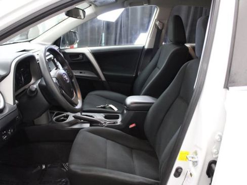 Used 2017 Toyota RAV4 LE AWD/4WD image 11