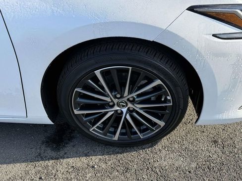 Used 2025 Lexus ES 350 Premium image 7