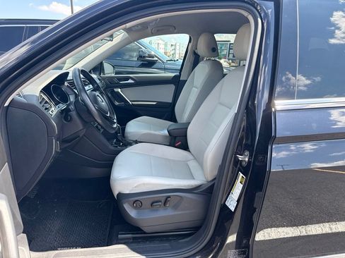 Used 2018 Volkswagen Tiguan SE AWD/4WD image 6