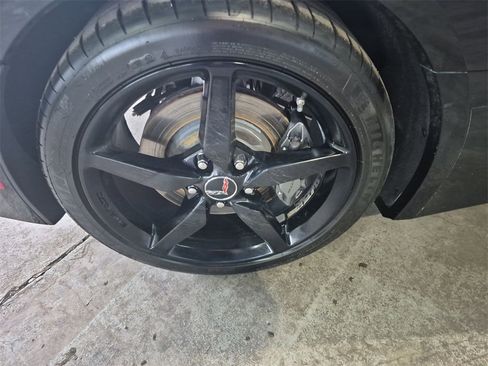 Used 2014 Chevrolet Corvette Base w/ Battery Protection Package image 17