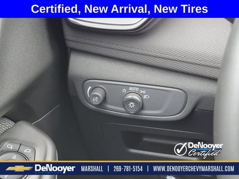 Used 2024 Chevrolet TrailBlazer LT w/ Convenience Package FWD image 12