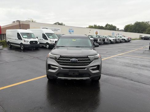 Used 2021 Ford Explorer XLT w/ Equipment Group 202A AWD/4WD image 2
