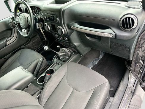 Used 2018 Jeep Wrangler Unlimited Sport w/ Connectivity Group image 24