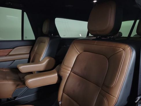 Used 2022 Lincoln Navigator L Reserve RWD image 14
