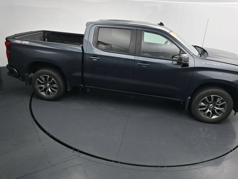 Used 2020 Chevrolet Silverado 1500 RST w/ RST Value Package AWD/4WD image 32