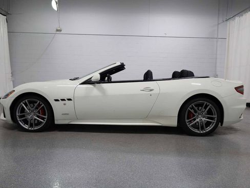 Used 2018 Maserati GranTurismo Sport image 2