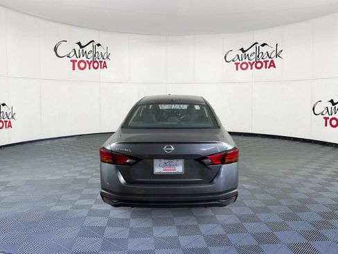 Used 2025 Nissan Altima 2.5 SV FWD image 3