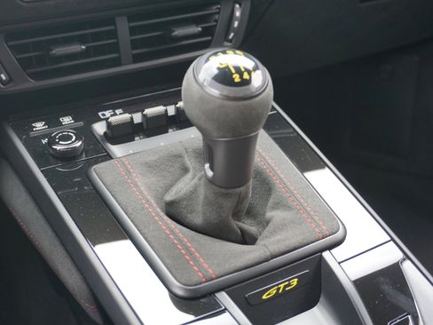 Certified 2025 Porsche 911 GT3 RWD image 28