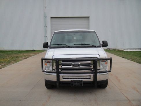 Used 2012 Ford E-350 and Econoline 350 XLT RWD image 3