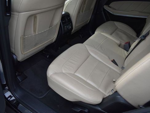 Used 2016 Mercedes-Benz GL 550 4MATIC image 27