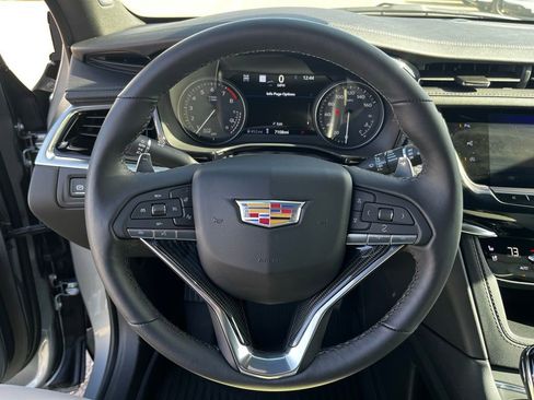 Used 2024 Cadillac XT6 Sport w/ Technology Package image 18