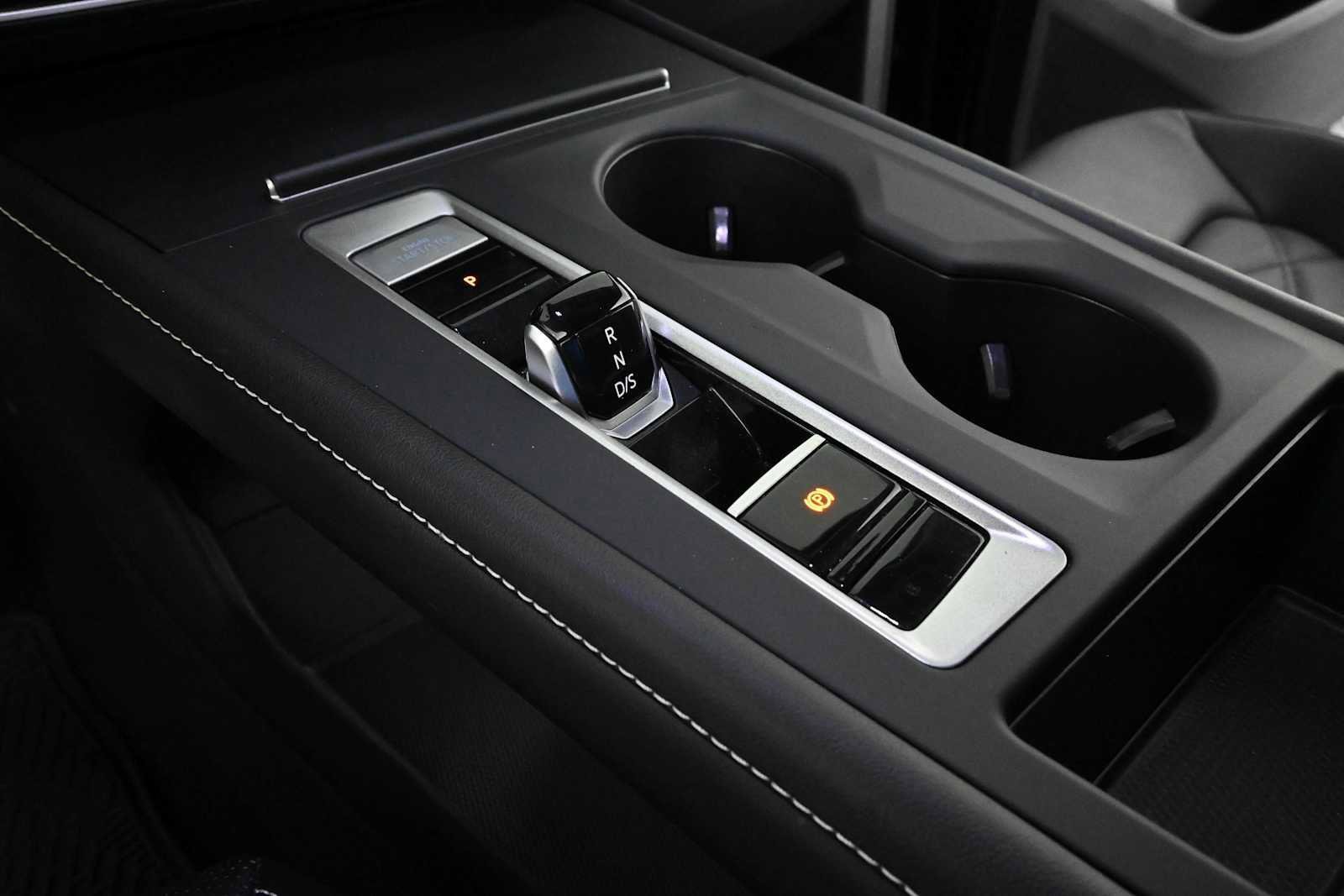 Certified 2024 Volkswagen Atlas SE FWD image 28