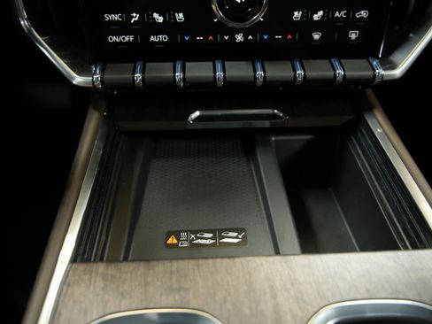 New 2026 GMC Acadia Denali Ultimate w/ LPO, Floor Liner Package AWD/4WD image 44