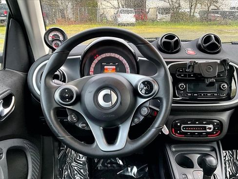 Used 2016 smart fortwo Prime image 6