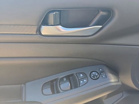 Used 2024 Nissan Altima 2.5 SV image 20