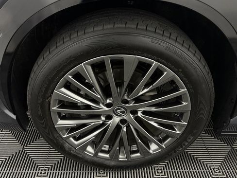 Used 2024 Lexus RZ 450e Premium image 11