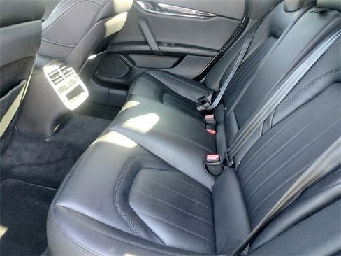 Used 2022 Maserati Quattroporte Modena image 19