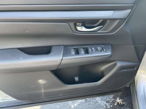 Used 2025 Honda CR-V Sport image 16