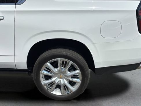 Used 2024 Chevrolet Suburban High Country AWD/4WD image 35