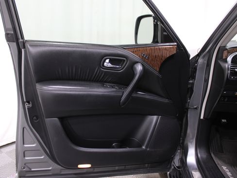 Used 2017 Nissan Armada Platinum image 6