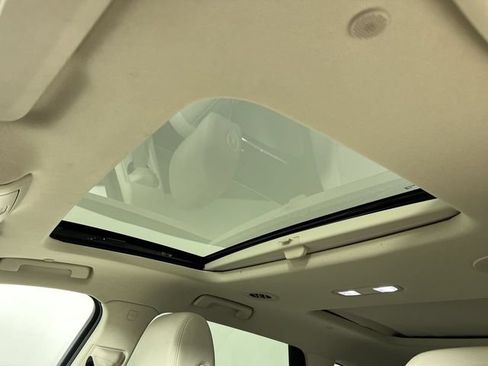 Certified 2023 Buick Enclave Essence w/ Experience Buick Package FWD image 19
