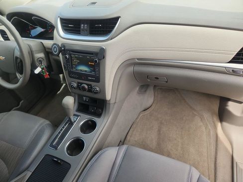 Used 2015 Chevrolet Traverse LS FWD image 26