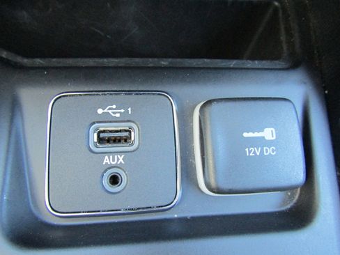 Used 2023 Jeep Cherokee Altitude Lux AWD/4WD image 30